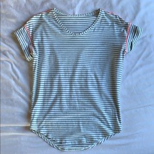 Lululemon weekend tee